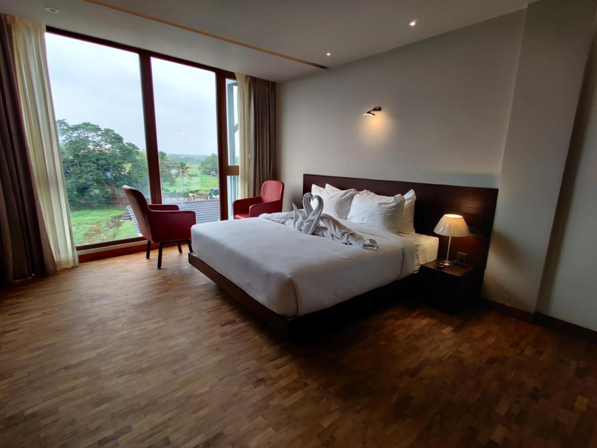 Florida Airport Hotel Kochi Nedumbassery Exterior foto